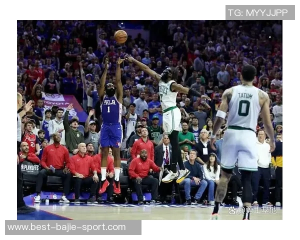 沃尔夫表现不佳正负值惨淡9投仅2中三分球全失仅得6分伴随4次失误