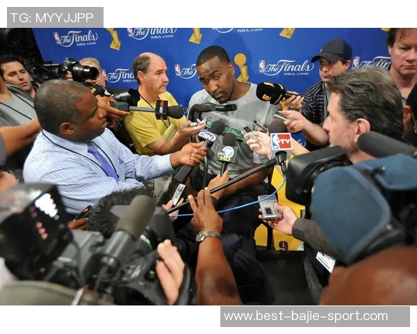 球迷反击KD自称主队一员KD回应接受现实的无奈 球迷反击KD自称主队一员KD回应接受现实的无奈